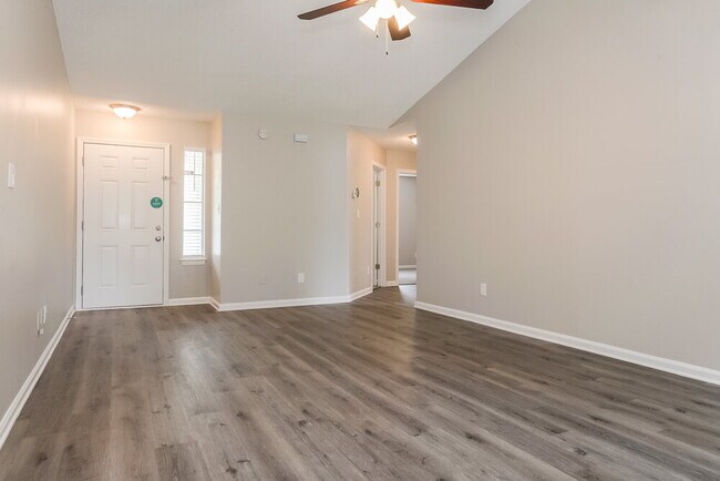 Foto del edificio - 317 Brookside Dr