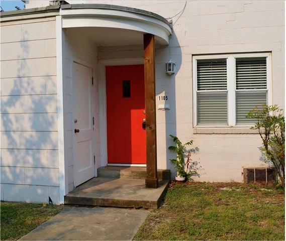 Primary Photo - 1105 N Austin St
