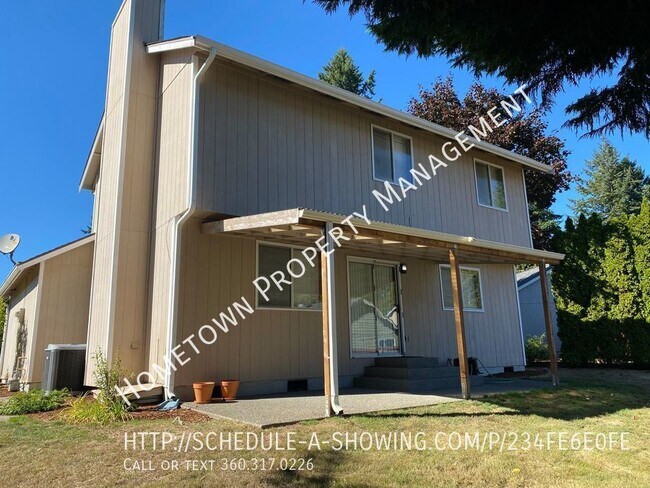 Foto del edificio - 1812 Mapleleaf Ct NE