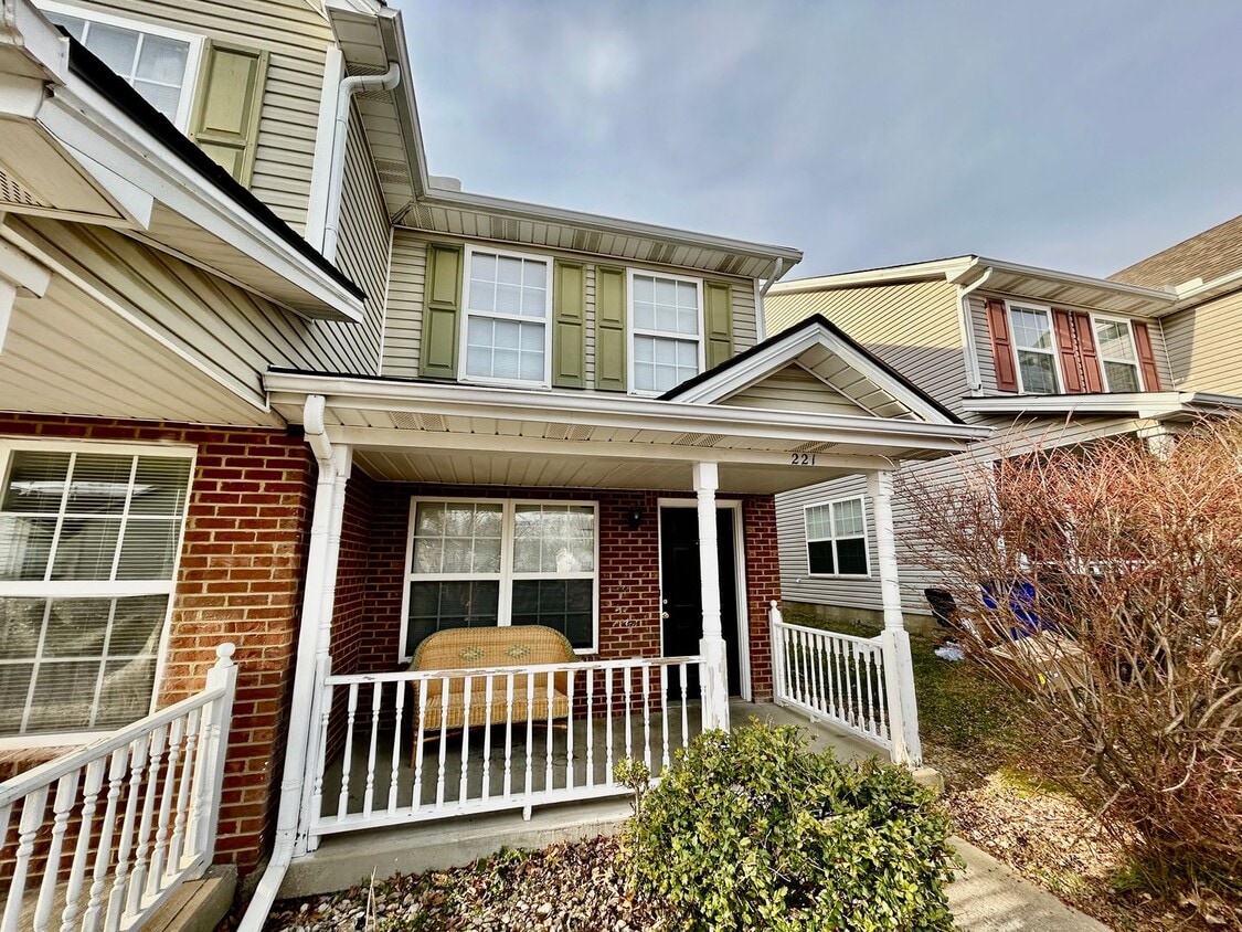 Photo - 221 Simba Way | Lexington Townhome energy without the chaos