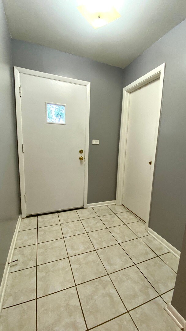 Building Photo - 9117 Barberry Ln