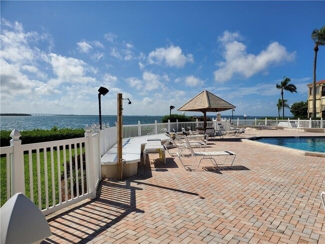 Building Photo - 6268 Palma Del Mar Blvd S
