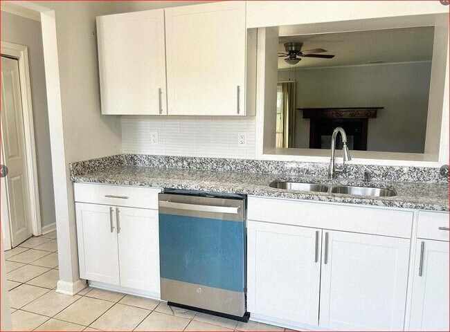 Foto del edificio - 1021 Thornwoode Ln