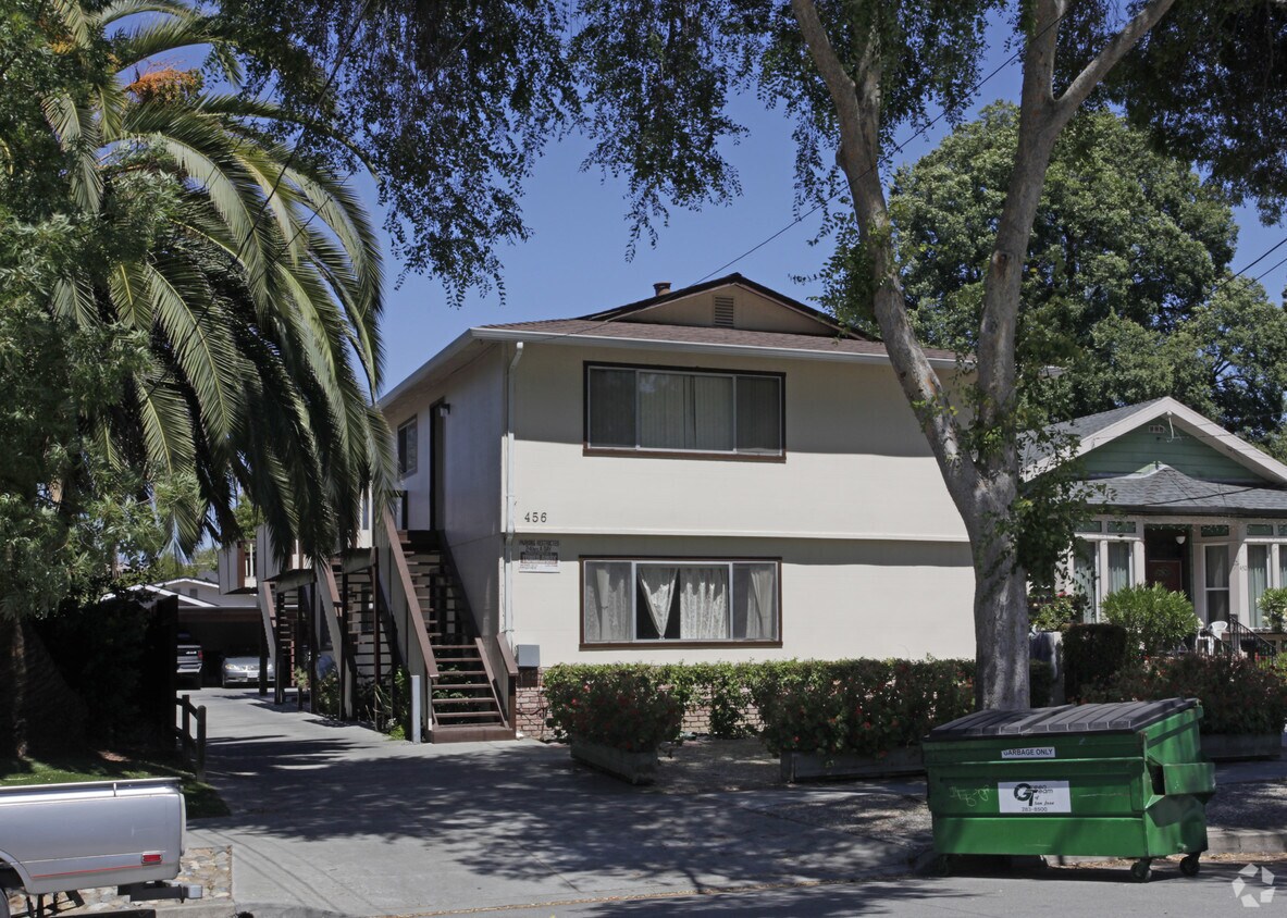 Building Photo - 456 N 6th St