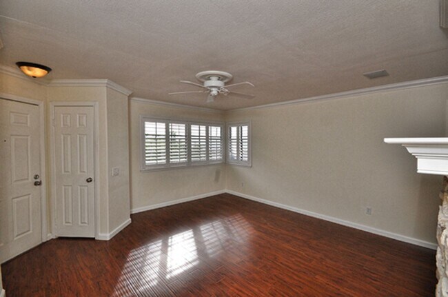 Foto del edificio - Immaculate Upper End 1 Bed 1 Bath Condo in...