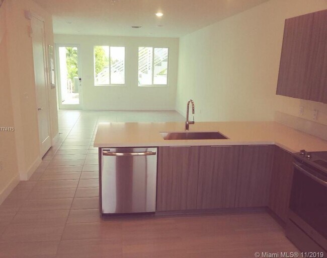 Foto del edificio - 10260 NW 63rd Ter