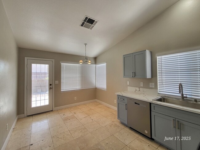 Building Photo - 3564 Spring Shower Dr