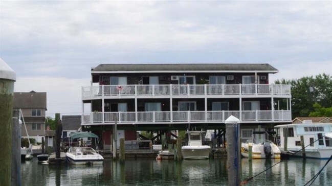 Building Photo - 1507 Yacht Ave