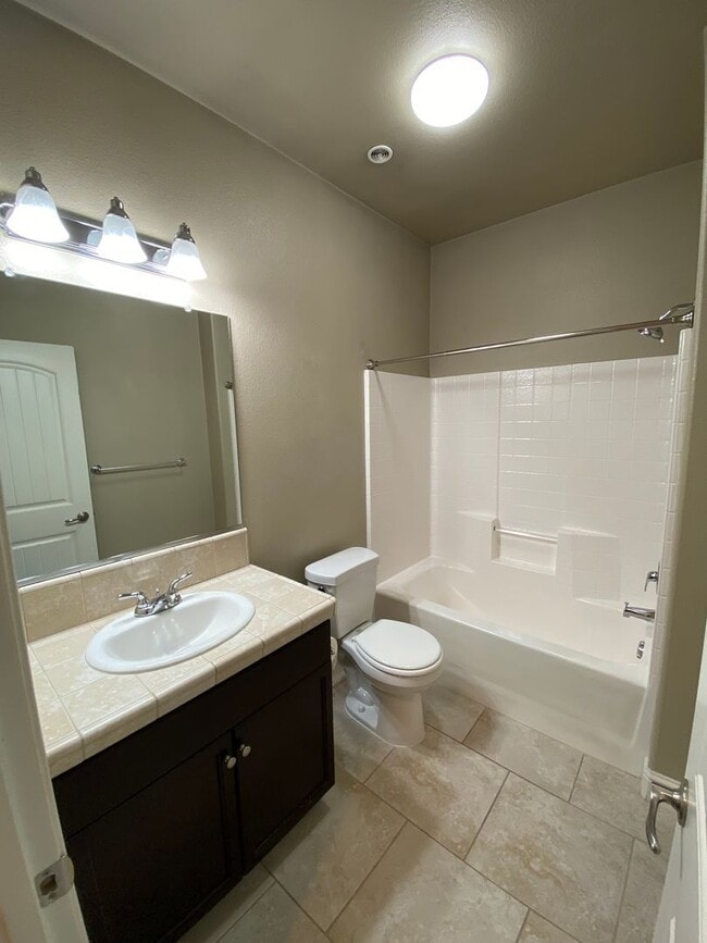 Building Photo - Home located in the Avalon Gated community...