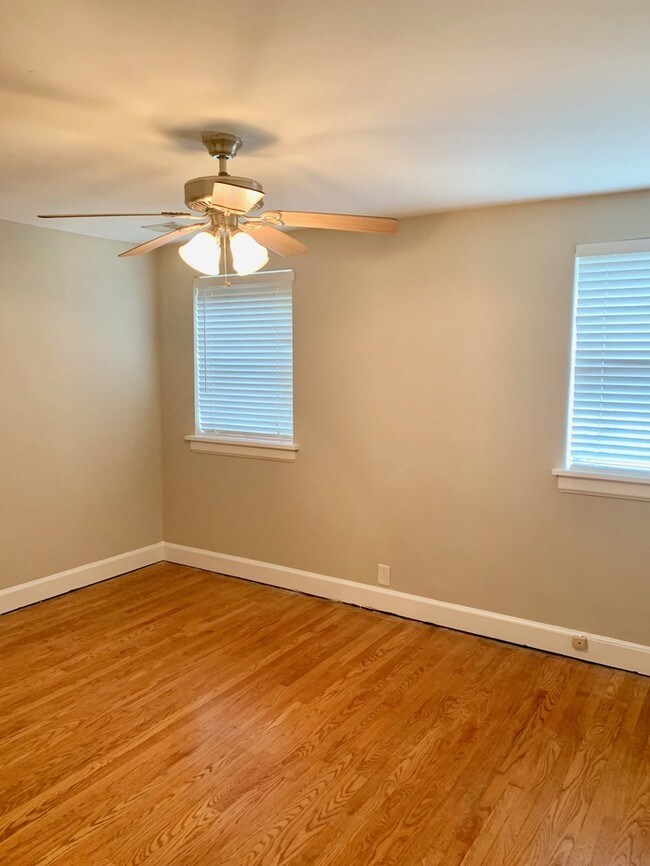 Building Photo - 512 Chesterfield Ave