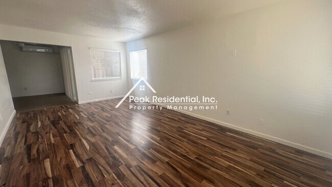 Foto del edificio - Nice 2bd/1ba Lincoln Village Area Duplex w...