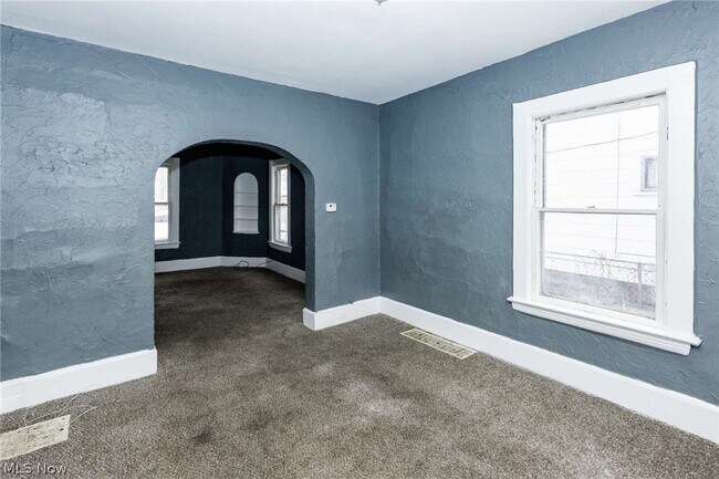 Foto del edificio - 2142 W 105th St