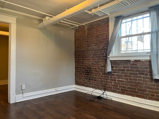 Building Photo - 1607 Gilpin st