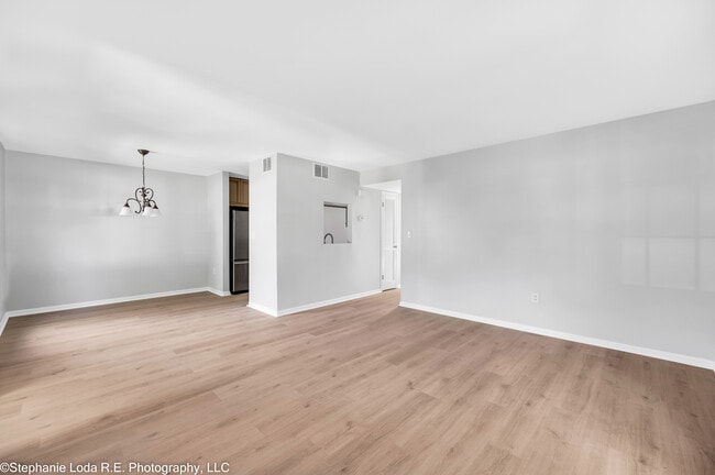 Foto del edificio - 22 Newberry Ln