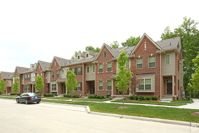 Building Photo - Clover Apartments