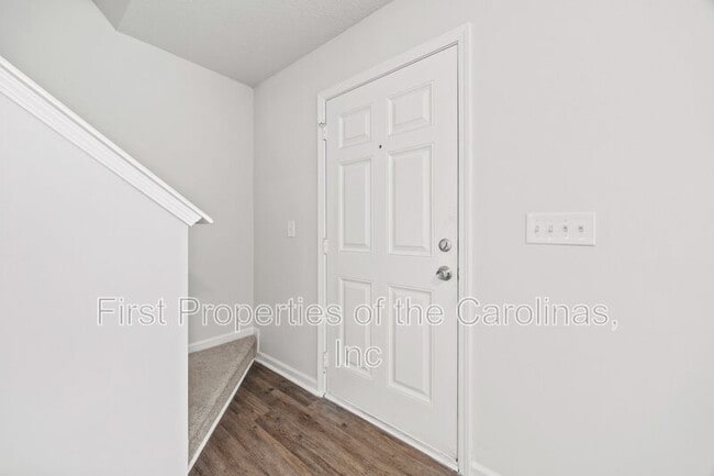 Building Photo - 1411 Swaying Branch Ln