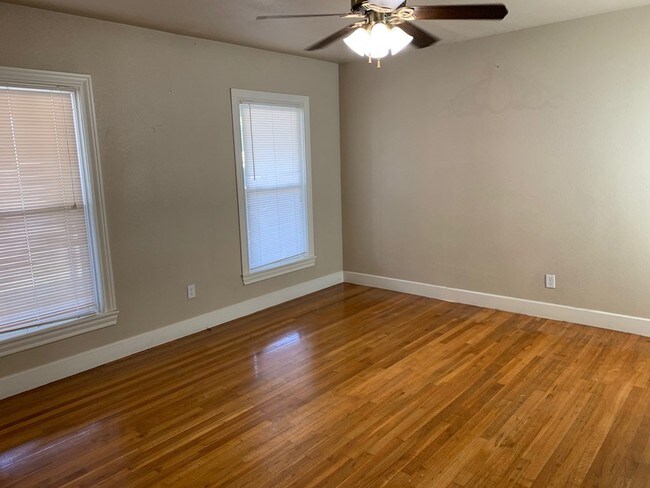 Foto del edificio - 1703 N Lincoln Ave