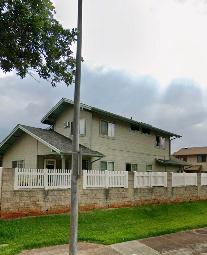 Building Photo - Royal Kinia Single Family 3 bedroom, 2.5 B...
