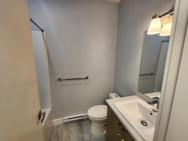 Photo du bâtiment - 1156 Nature Park Pl