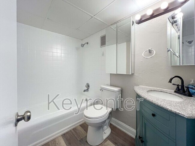 Foto del edificio - 2718 Painter Ave SW