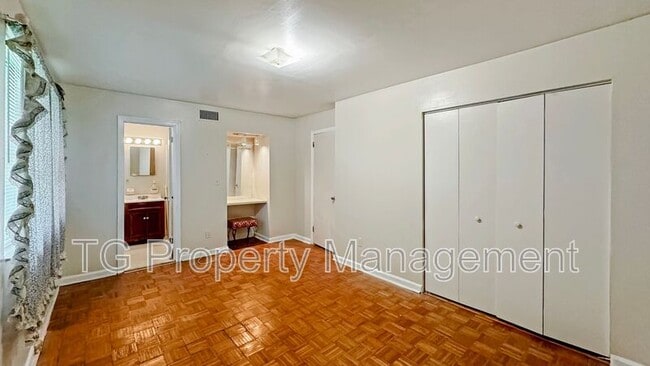 Building Photo - 6243 Randia Dr