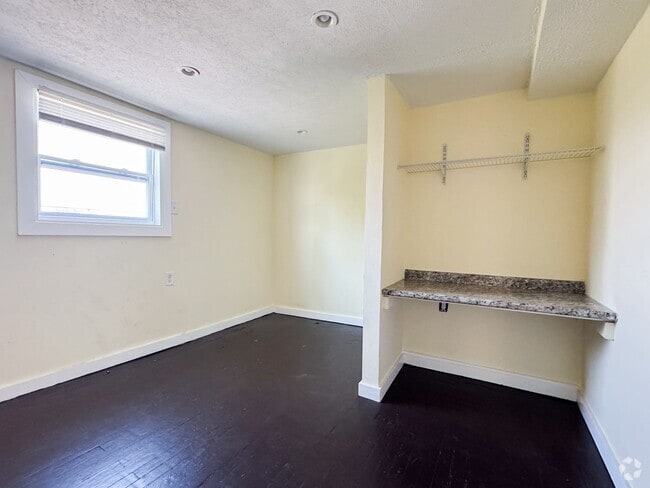 Building Photo - 3153 W 106th St