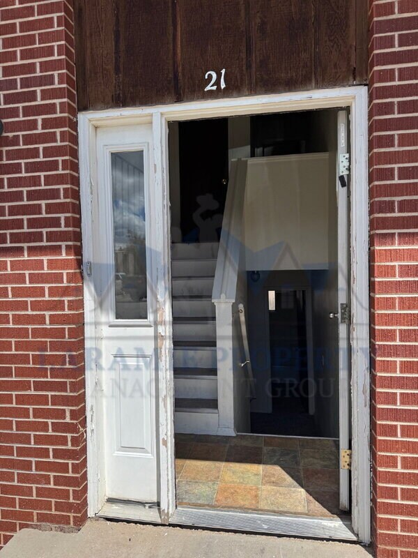 Building Photo - 714 Downey St