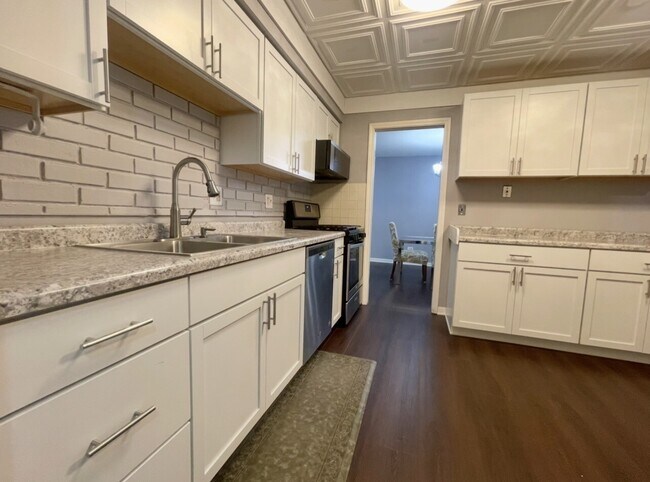 Foto del edificio - 5501 Carriage Way Dr