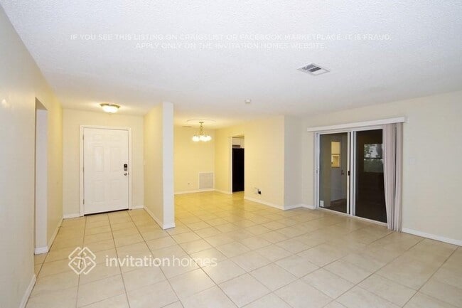 Building Photo - 600 W Sunrise Dr