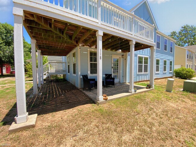Foto del edificio - 1 br, 1 bath Duplex - 118 Rush Haven Hvn C C