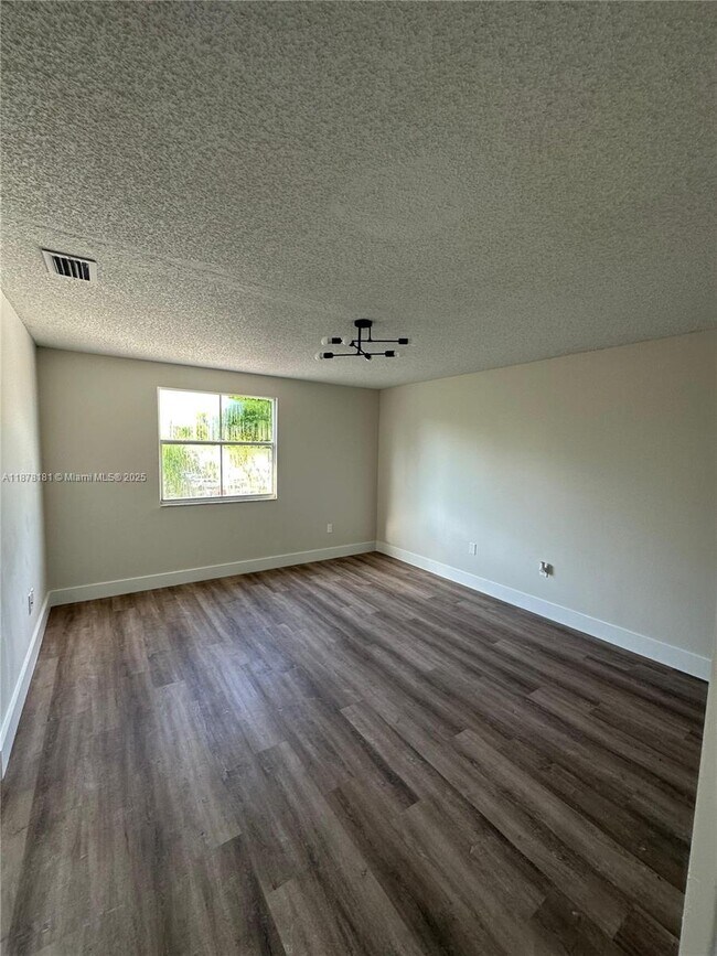 Foto del edificio - 9735 NW 49th Terrace