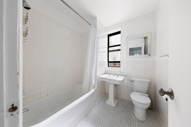 Building Photo - 2 bedroom in New York NY 10031