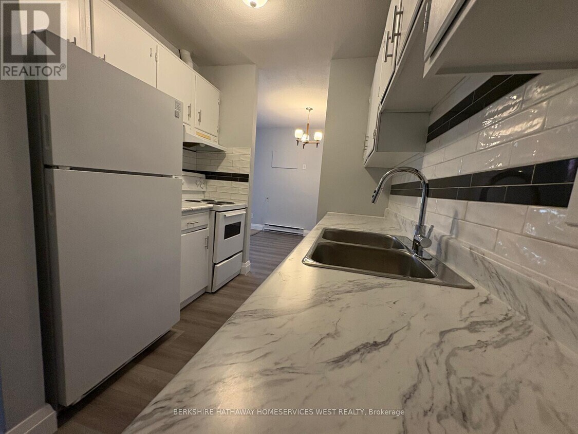 529529 Elm St, Port Colborne, ON L3K 5W6 House for Rent in Port