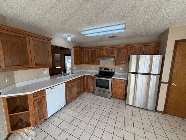 Foto del edificio - Cute 3 Bed 2 Bath 2 Car Garage home