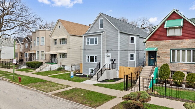 Building Photo - 9419 S St Lawrence Ave