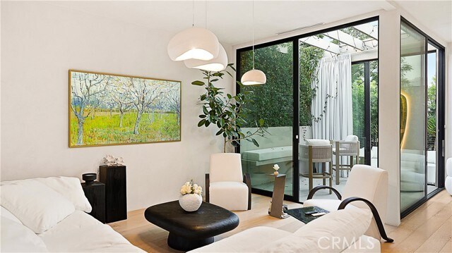 Foto del edificio - 8840 Ashcroft Ave