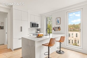 Building Photo - 237 Rutland Rd