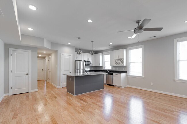 Building Photo - 1013 N 33rd St.