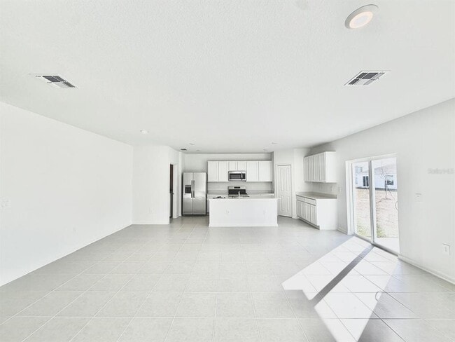 Building Photo - 2110 Chris Dr