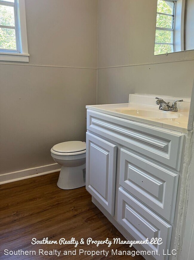 Building Photo - 3 br, 1.5 bath House - 1003 Jackson Trace ...