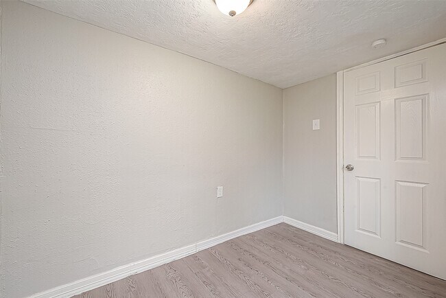 Foto del edificio - 8304 Darien St