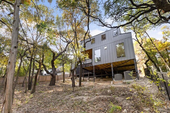 Foto del edificio - 1603 Chelsea Ln