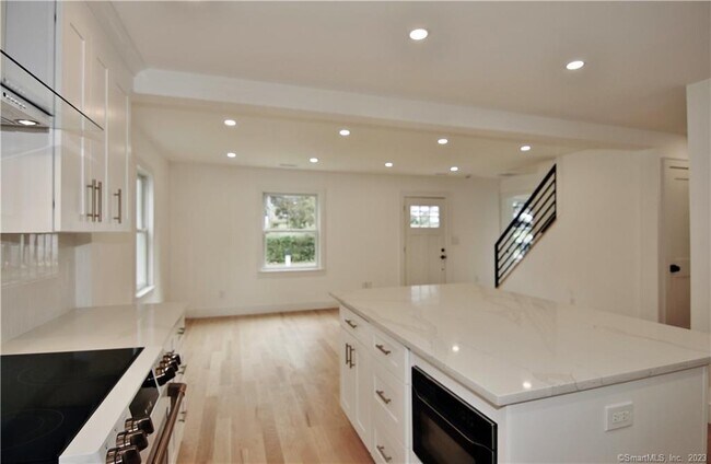 Building Photo - 16 Homestead Ln