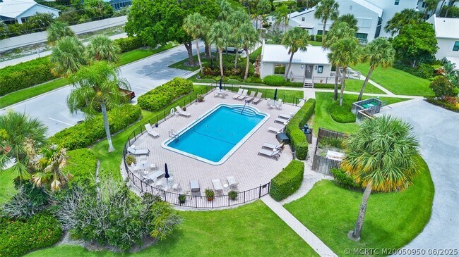 Foto del edificio - 3901 SE St Lucie Blvd