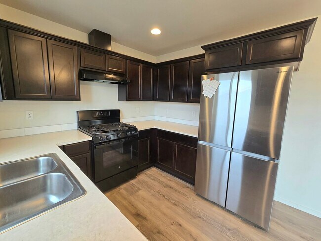 Foto del edificio - 4 Bedroom Home in Marysville  Pet Friendly!