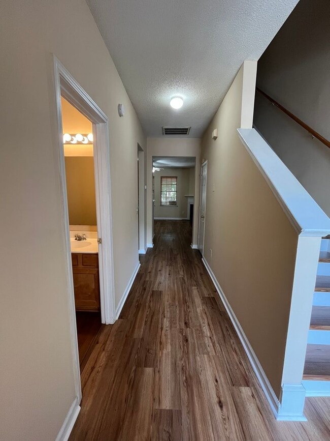 Foto del edificio - 3Br 3Ba Liberty Hall Townhome