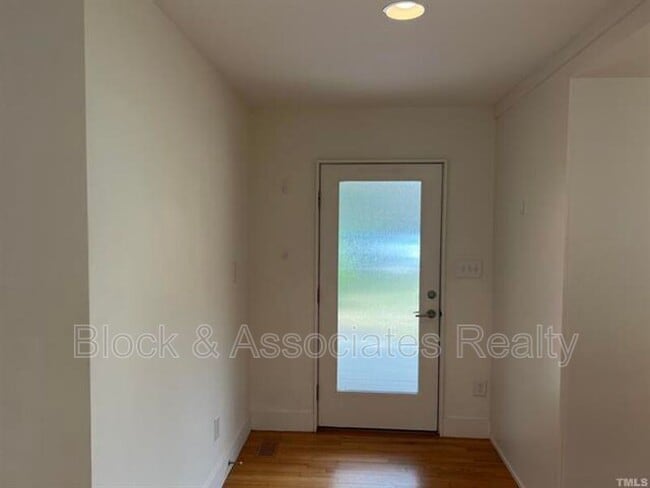 Building Photo - 626 Smedes Pl