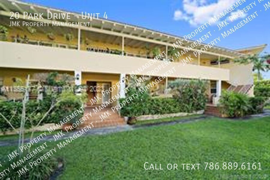 Foto principal - Recently Updated 1 Bedroom Condo Available...