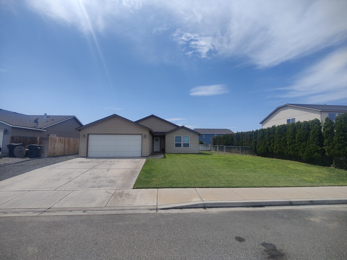 Foto principal - 5310 Arthur Ln