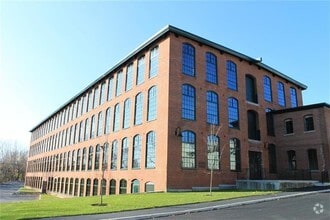 Building Photo - 75 Pocasset St